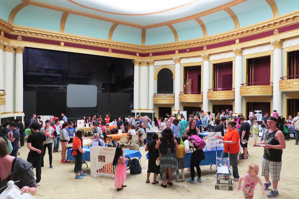 More than 430 participants attended this year’s Brain Awareness Day at the Orpheum Children’s Museum in Champaign. (Photo by Ashley Lawrence, IHSI at Illinois.) 