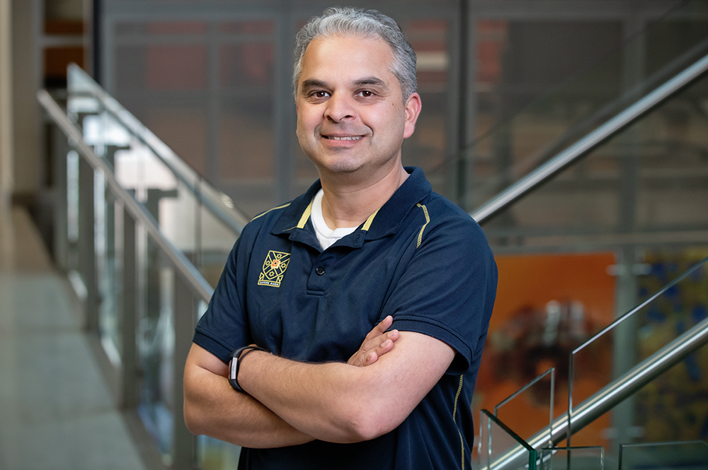 Anthropology professor Ripan Malhi and his colleagues use genomic techniques to understand ancient migration patterns in the Americas. (Photo by L. Brian Stauffer.) 