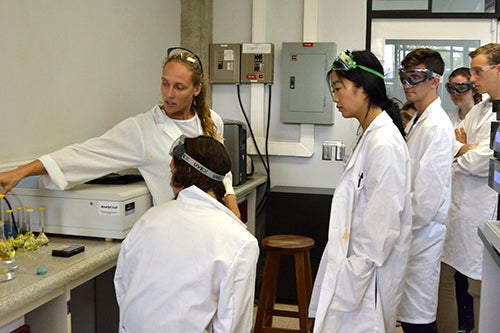 Chemistry students work in a lab in Costa Rica