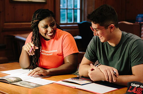 A student talks to an advisor